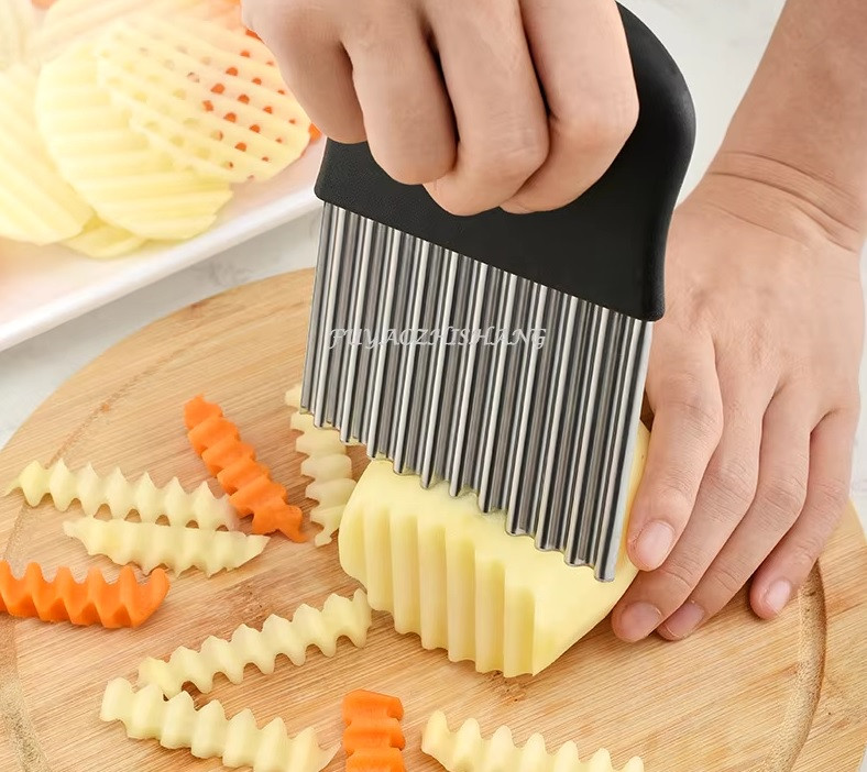 Stainless Steel Potato Chip Slicer Dough Vegetable Fruit Crinkle Wavy Kitchen Knife Cutter