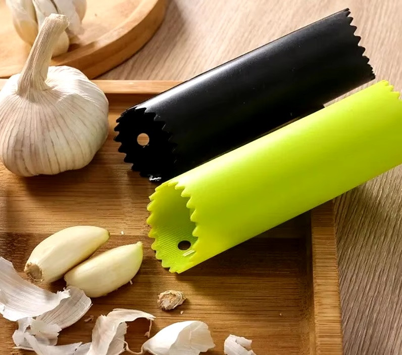 Garlic Peeler Tube and cleaning brush Peel Easy Useful Easy Kitchen Tools Non-toxic Safety Gadget